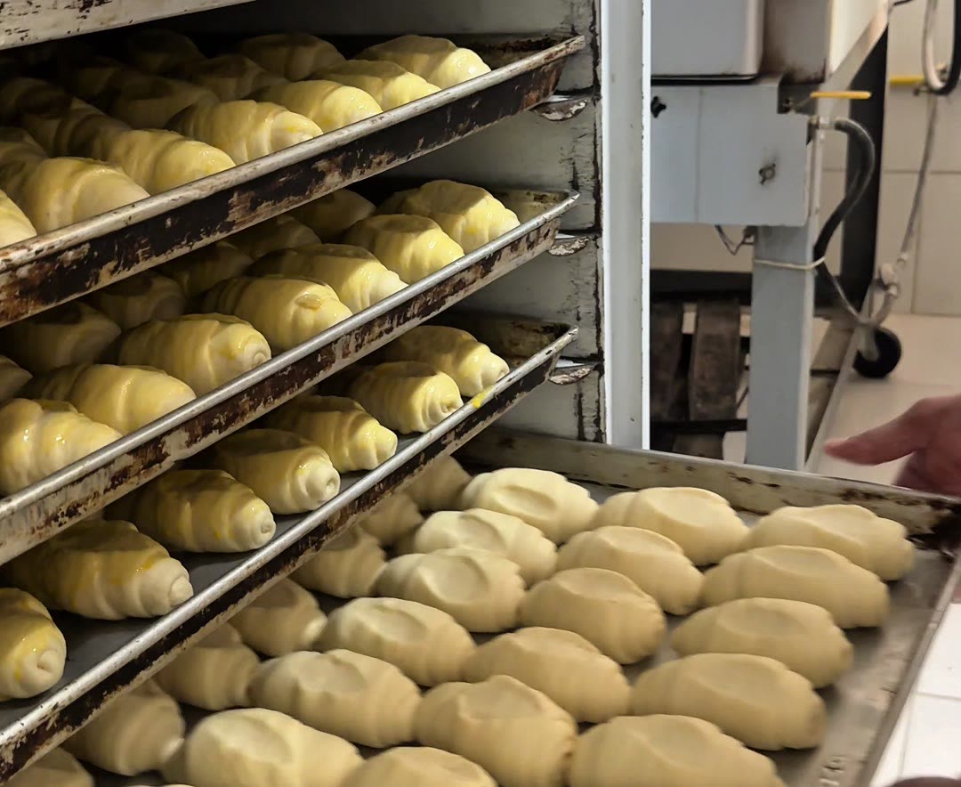 Pães saindo do forno